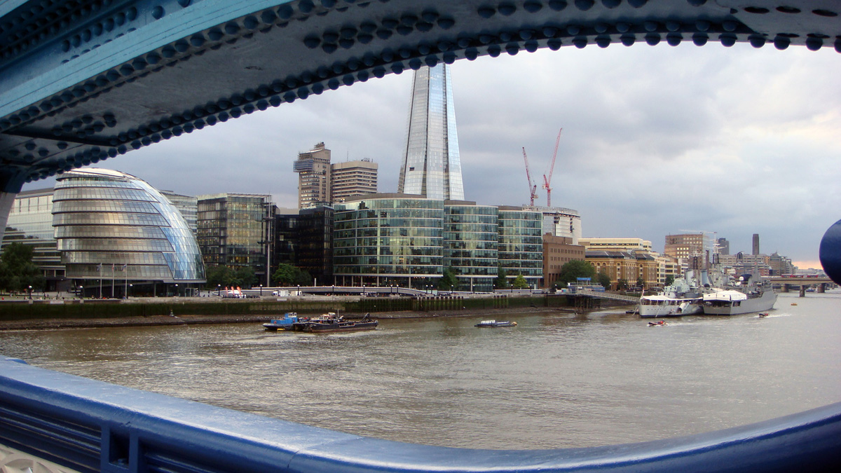 Towerbridge uitzicht vanaf onderste brug